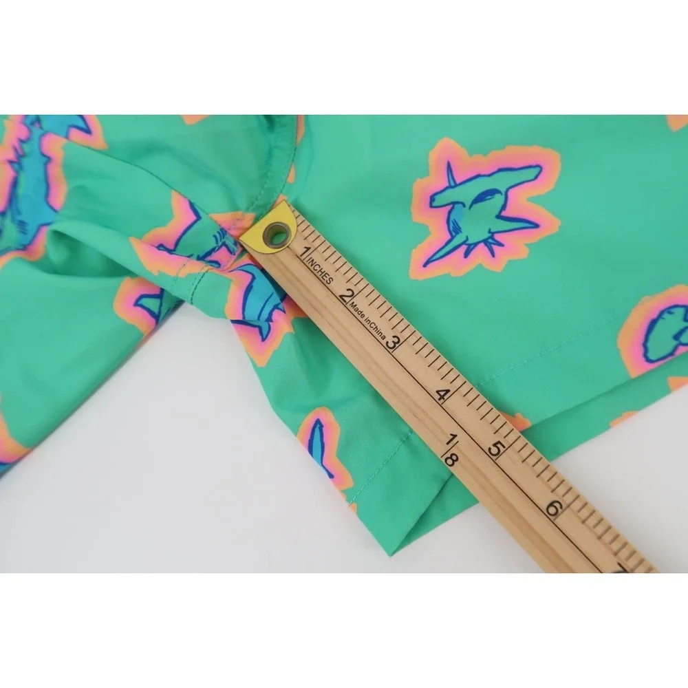 Chubbies‎ The Apex Swimmers Swim Trunks Mens Medium Shark Print 5.5 Inseam